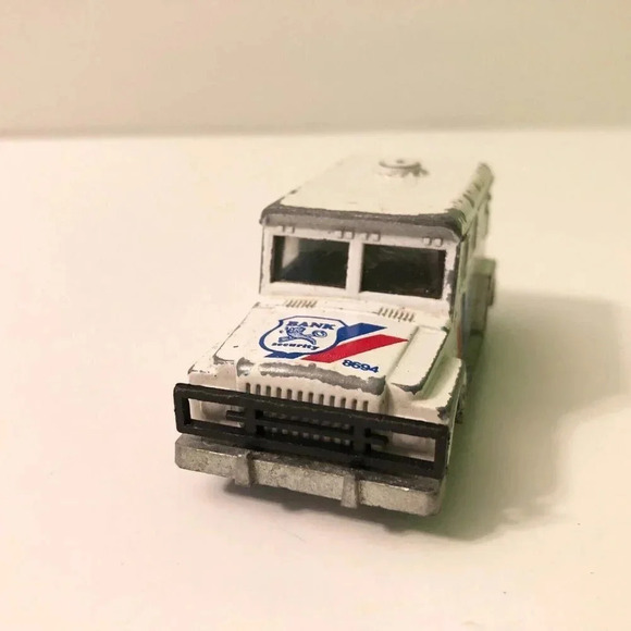 Lot of 4 Majorette Cars Bank Security Jeep Cherokee Renault Express Ambulance - Picture 3 of 16